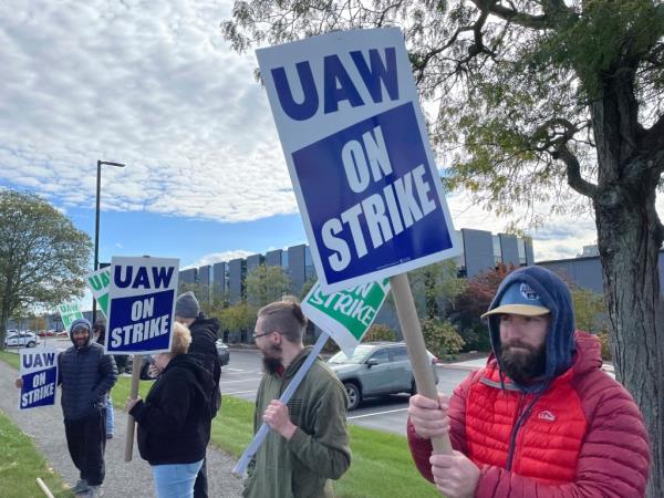 The total number of UAW members that are on strike now exceeds 30,000 across 22 states.